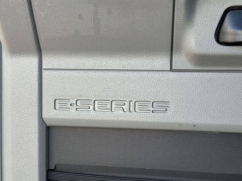 Used 2012 Ford E-250 and Econoline 250 w/ PWR Group RWD image 26