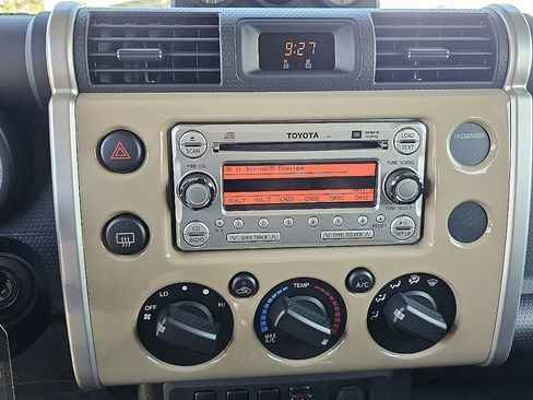 Used 2014 Toyota FJ Cruiser 4WD w/ Upgrade Package image 35