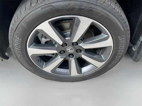 Used 2025 Honda Pilot Elite image 34