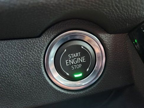 Used 2025 Chevrolet Traverse High Country image 8