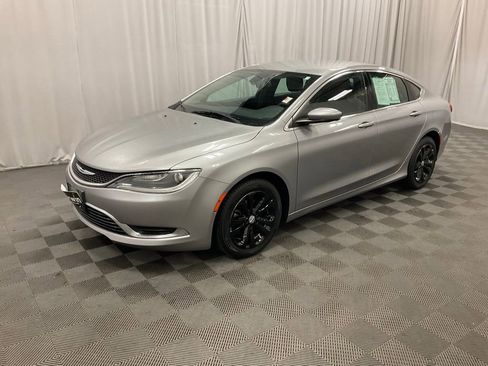 Used 2016 Chrysler 200 Limited FWD image 9