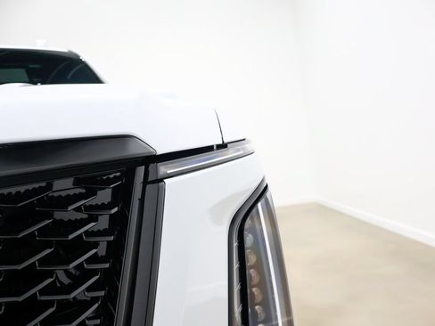 Used 2026 Cadillac Escalade V AWD/4WD image 95
