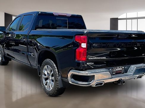 Used 2020 Chevrolet Silverado 1500 LT w/ Convenience Package AWD/4WD image 4