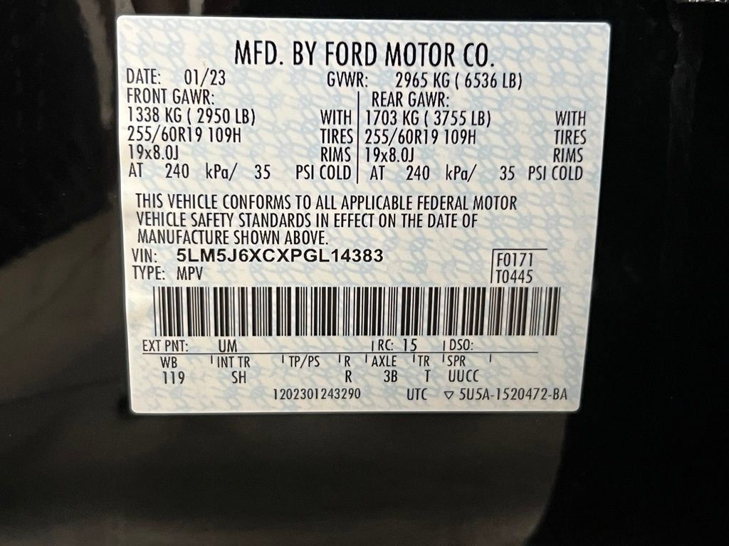 Used 2023 Lincoln Aviator AWD image 30