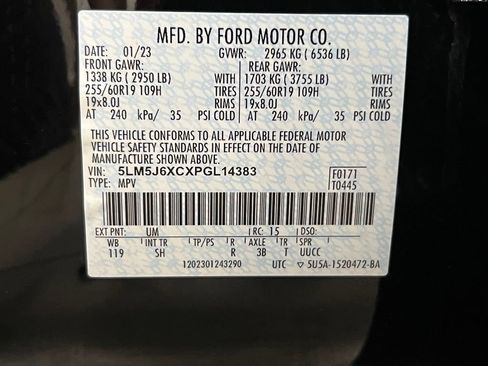 Used 2023 Lincoln Aviator AWD image 30