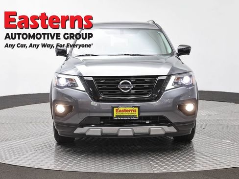 Used 2020 Nissan Pathfinder SL AWD/4WD image 2