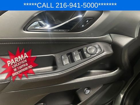 Certified 2022 Chevrolet Traverse LT image 8