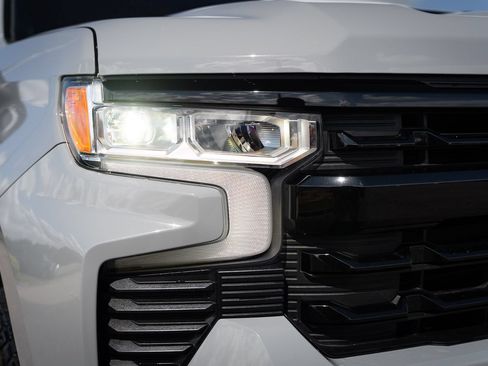 Used 2024 Chevrolet Silverado 1500 LT Trail Boss w/ Convenience Package II AWD/4WD image 10