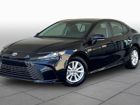 Used 2025 Toyota Camry LE FWD image 1