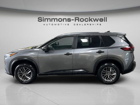 Used 2023 Nissan Rogue S image 15