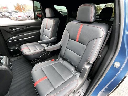 Used 2024 Chevrolet Traverse RS image 20