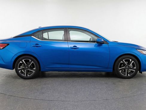 Used 2025 Nissan Sentra SV FWD image 11