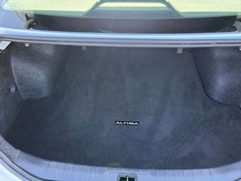 Used 2025 Nissan Altima 2.5 SV image 32