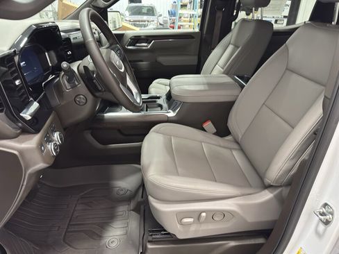 Used 2025 GMC Sierra 1500 SLT w/ SLT Premium Package image 27