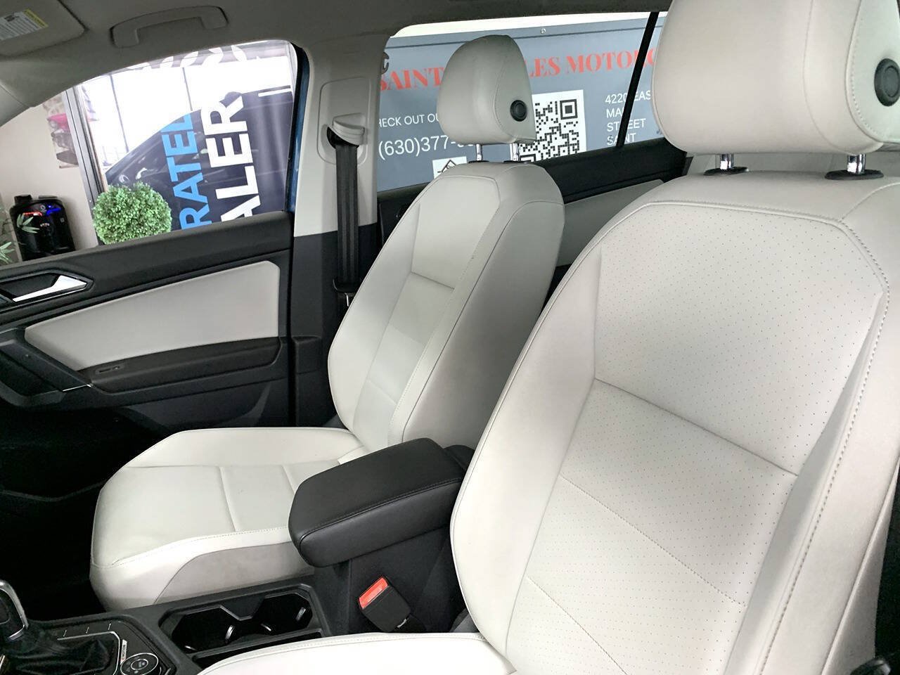 Used 2018 Volkswagen Tiguan SE AWD/4WD image 12