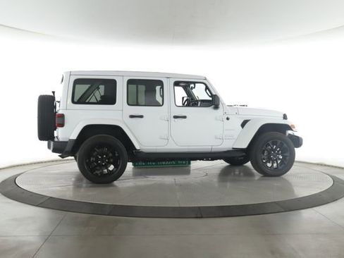 Used 2023 Jeep Wrangler Unlimited Sahara w/ Cold Weather Group AWD/4WD image 6
