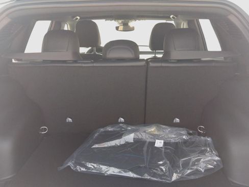 New 2025 Jeep Compass Latitude image 30