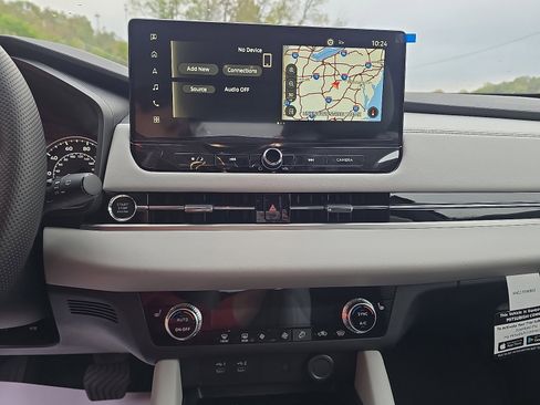 New 2025 Mitsubishi Outlander SE image 19