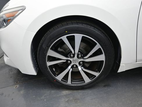 Used 2018 Nissan Maxima 3.5 SV image 9