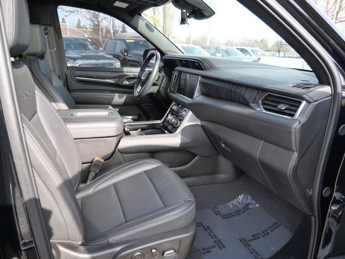 Used 2024 GMC Yukon Denali w/ Denali Reserve Package AWD/4WD image 14