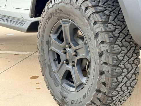Used 2022 Jeep Wrangler Unlimited Sahara w/ Safety Group AWD/4WD image 18