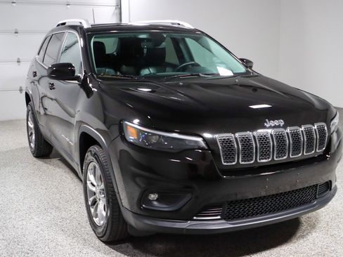 Used 2019 Jeep Cherokee Latitude Plus w/ Comfort/Convenience Group AWD/4WD image 5