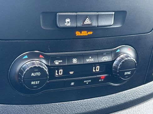 Used 2023 Mercedes-Benz Metris image 20