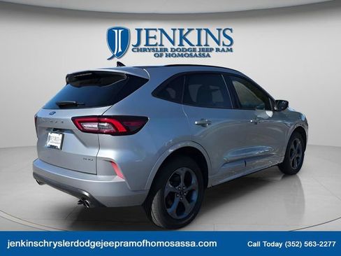 Used 2024 Ford Escape ST-Line image 5