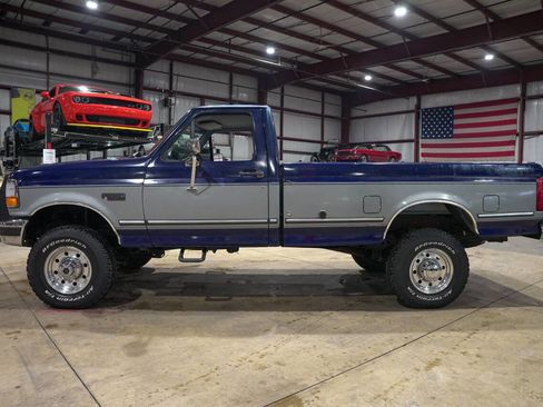 Used 1995 Ford F350 XLT 2dr 4WD Standard Cab LB image 4