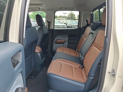Used 2024 Ford Maverick Lariat w/ FX4 Off-Road Package AWD/4WD image 10