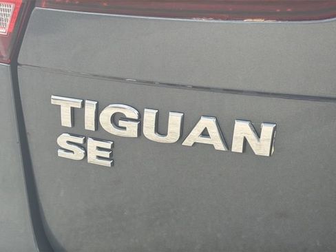 Used 2020 Volkswagen Tiguan SE w/ Panoramic Sunroof Package FWD image 10