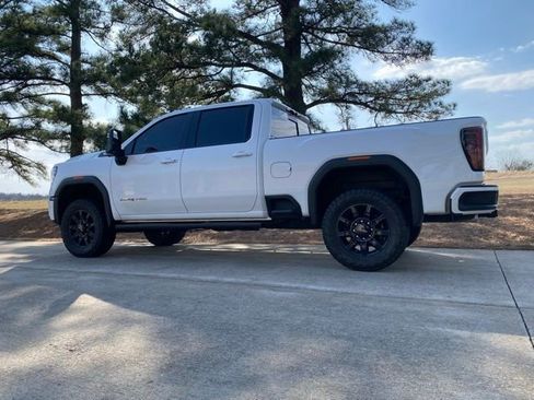 Used 2024 GMC Sierra 2500 AT4 w/ AT4 Preferred Package AWD/4WD image 8