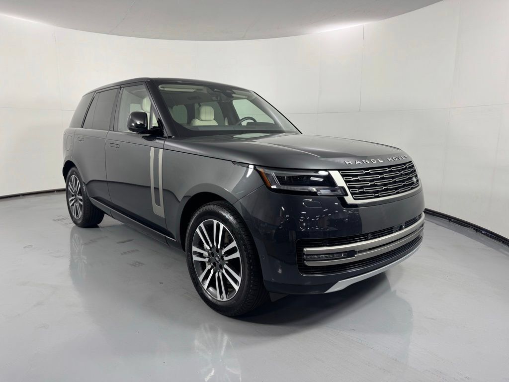 Used 2024 Land Rover Range Rover SE AWD/4WD image 4