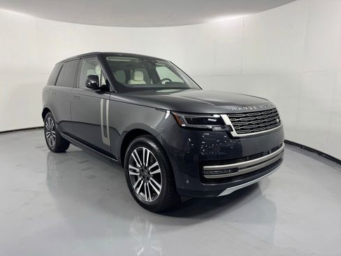 Used 2024 Land Rover Range Rover SE AWD/4WD image 4