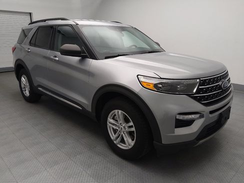 Used 2021 Ford Explorer XLT w/ Equipment Group 202A AWD/4WD image 13