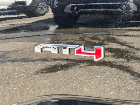 Used 2023 GMC Acadia AT4 AWD/4WD image 12