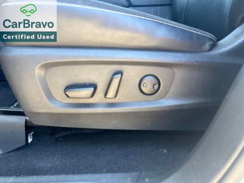 Used 2022 Nissan Pathfinder SL AWD/4WD image 8