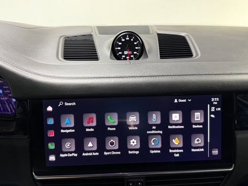 Used 2022 Porsche Cayenne image 38