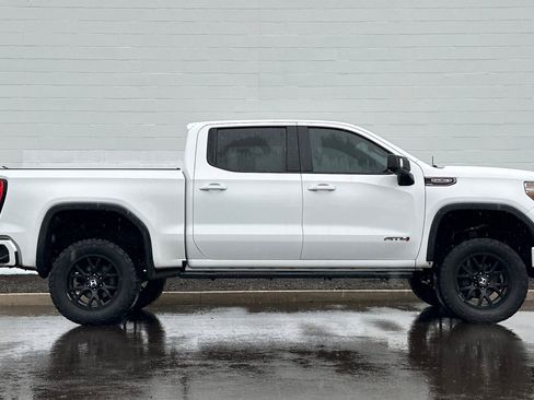 Used 2019 GMC Sierra 1500 AT4 w/ AT4 Premium Package image 3