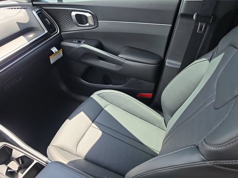New 2026 Kia Sorento EX FWD image 16
