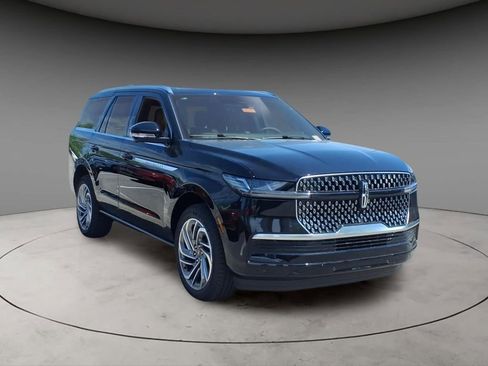 New 2026 Lincoln Navigator Reserve AWD/4WD image 14
