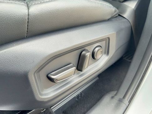 Used 2024 Toyota Tundra Limited AWD/4WD image 15