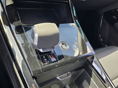 Used 2024 Land Rover Range Rover Sport SE image 22