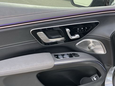 Used 2023 Mercedes-Benz EQS 580 4MATIC SUV image 17