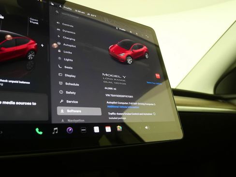 Used 2023 Tesla Model Y Long Range AWD/4WD image 19
