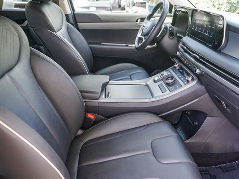 Used 2024 Hyundai Palisade SEL FWD image 14