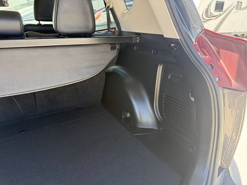 Used 2014 Toyota RAV4 Limited w/ Technology Package FWD image 27