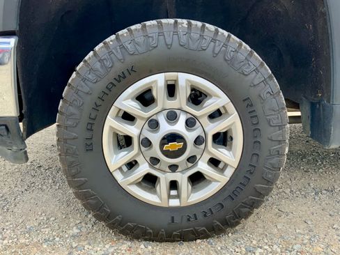 Used 2024 Chevrolet Silverado 2500 LT AWD/4WD image 17