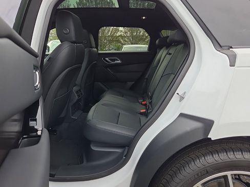 New 2026 Land Rover Range Rover Velar Dynamic SE image 5