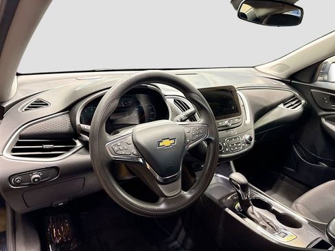 Used 2024 Chevrolet Malibu LT image 9